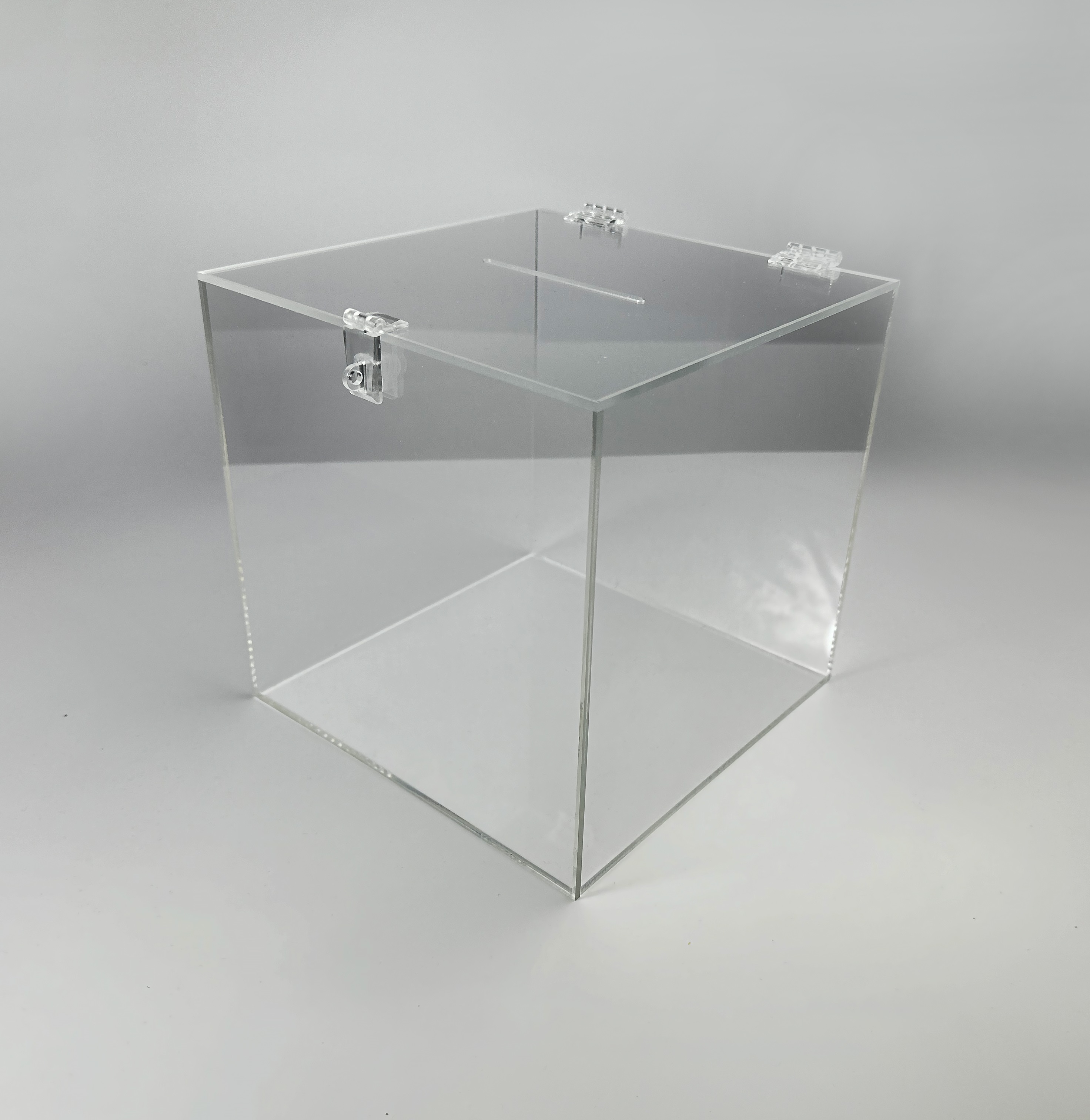 Urna cubica din plexiglas ,pentru tombole / donații